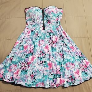 Strapless floral zip dress - corset style